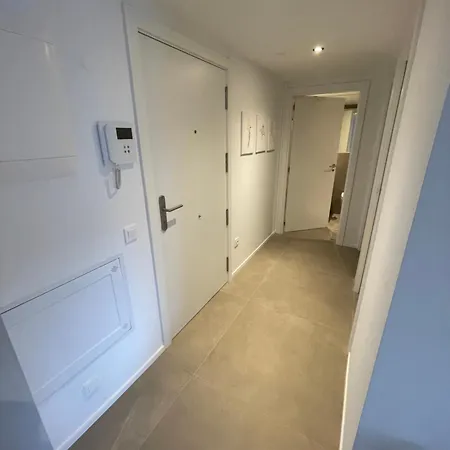 Apartamento De Una Habitacion Con Terraza Grande Cerca De Barcelona Badalona Exterior foto