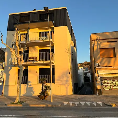 Apartamento De Una Habitacion Con Terraza Grande Cerca De Barcelona Badalona Exterior foto